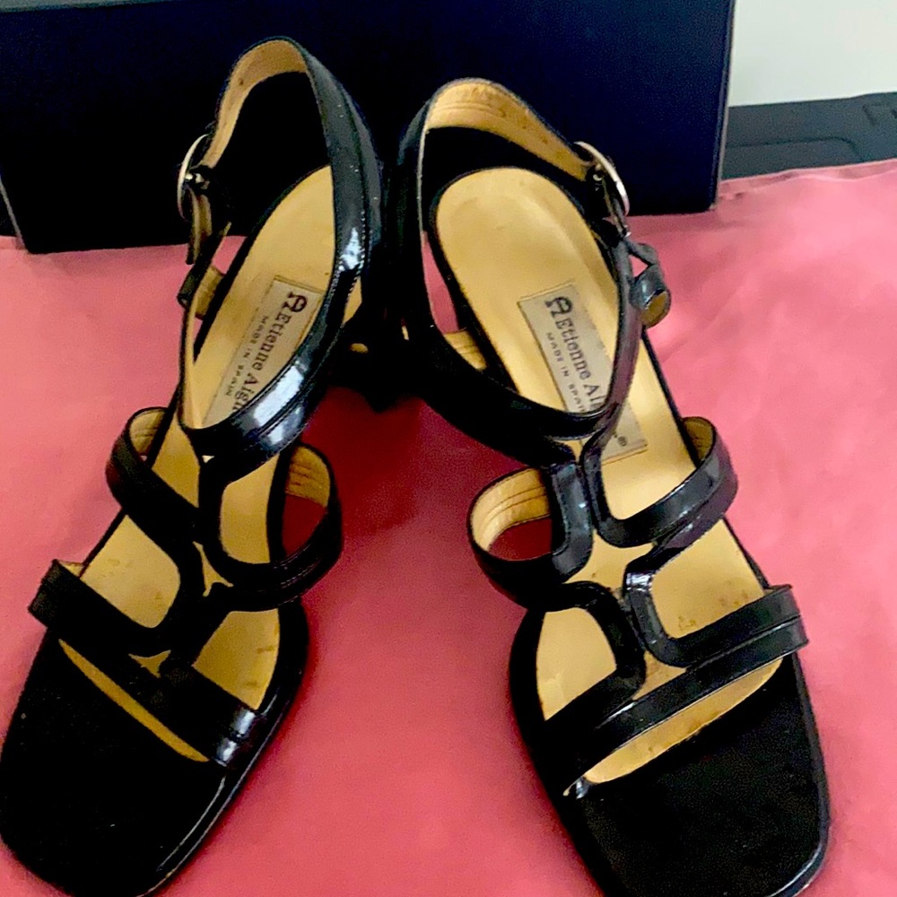 Ladies sandals